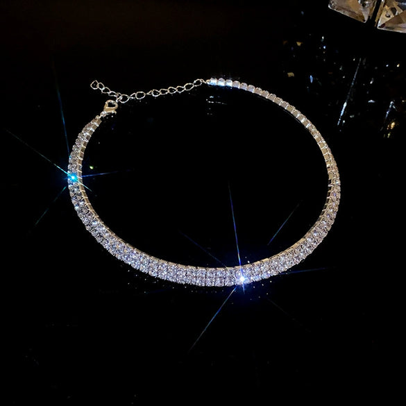 Wholesale Women's Light Luxury Diamond Set Copper And Titanium Steel Flower Pendant Necklace
