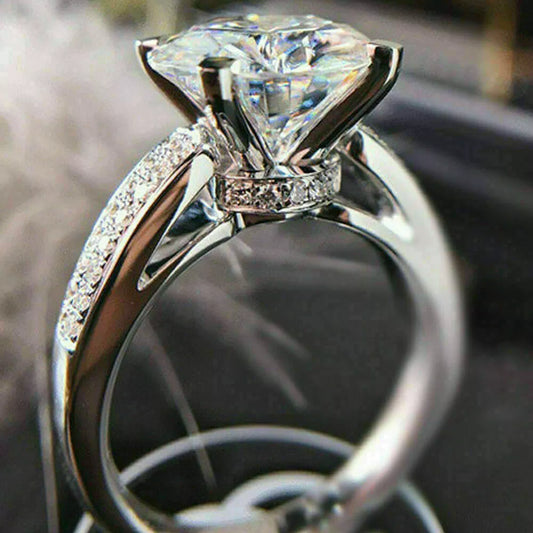 Wholesale Women's Light Luxury Fashion Fourclaw Flower Bud Simulation Diamond Ring Copper Zircon Geometric