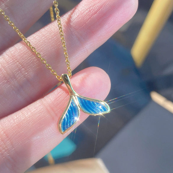Wholesale Women's Light Luxury Fish Tail Pattern Titanium Steel Oshaped Chain Necklace With Copper Inlaid Zircon Pendant Electroplated