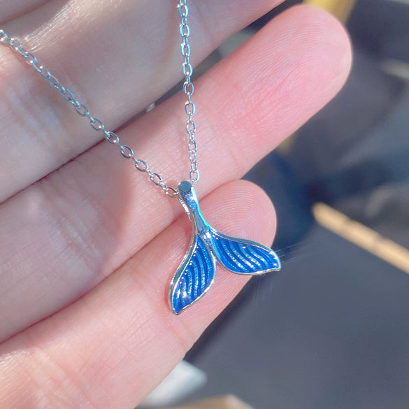 Wholesale Women's Light Luxury Fish Tail Pattern Titanium Steel Oshaped Chain Necklace With Copper Inlaid Zircon Pendant Electroplated