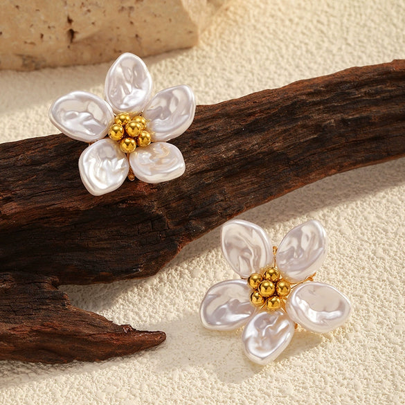 Wholesale Women's Light Luxury Flower Pattern Stainless Steel Earrings With Pvd Furnace Vacuum Real Gold Plating