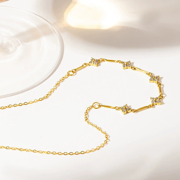 Wholesale Women's Light Luxury Flower Pattern Stainless Steel 18K Gold Plated Oshaped Chain Necklace