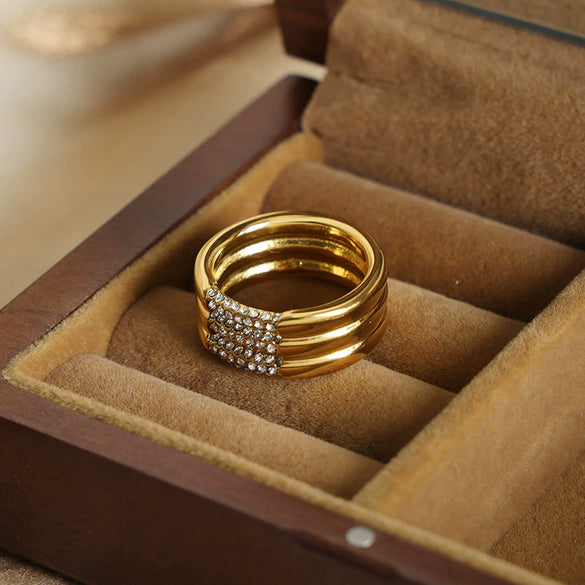 Wholesale Women's Light Luxury Geometric Czech Diamond 316L Stainless Steel Gold Plated Multilayer Ring Jewelry