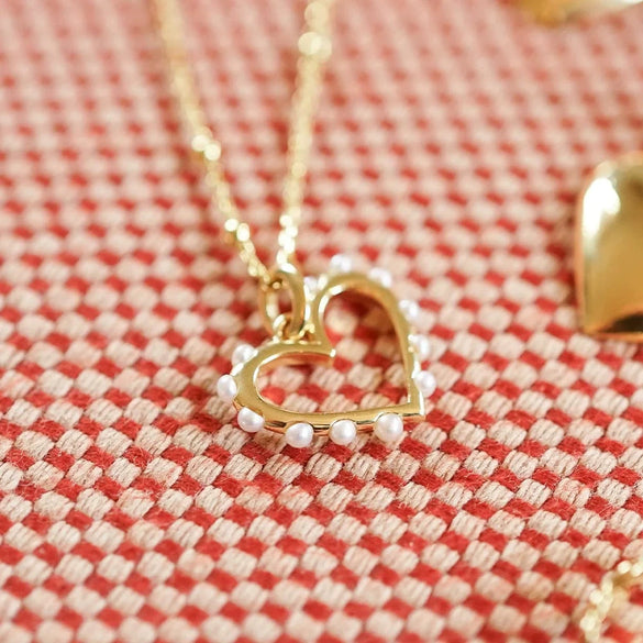 Wholesale Women's Light Luxury Geometric Heart Copper Electroplated Pendant Necklace