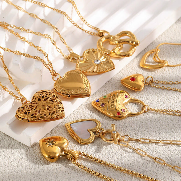 Wholesale Women's Light Luxury Geometric Heartshaped Stainless Steel Pendant Necklace With Pvd Furnace Vacuum Real Gold Plating