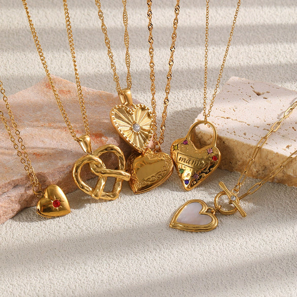 Wholesale Women's Light Luxury Geometric Heartshaped Stainless Steel Pendant Necklace With Pvd Furnace Vacuum Real Gold Plating