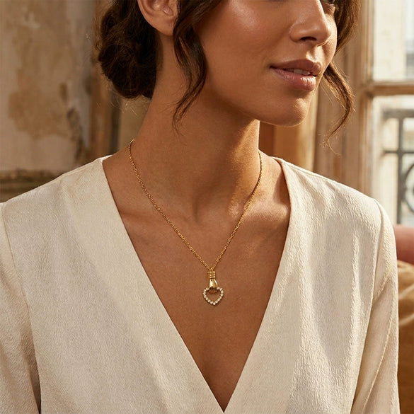 Wholesale Women's Light Luxury Geometric Heartshaped Star Stainless Steel Pvd Furnace Vacuum Real Gold Plated Necklace