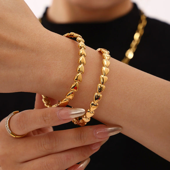 Wholesale Women's Light Luxury Geometric 18K Goldplated 316L Stainless Steel Love Bracelet