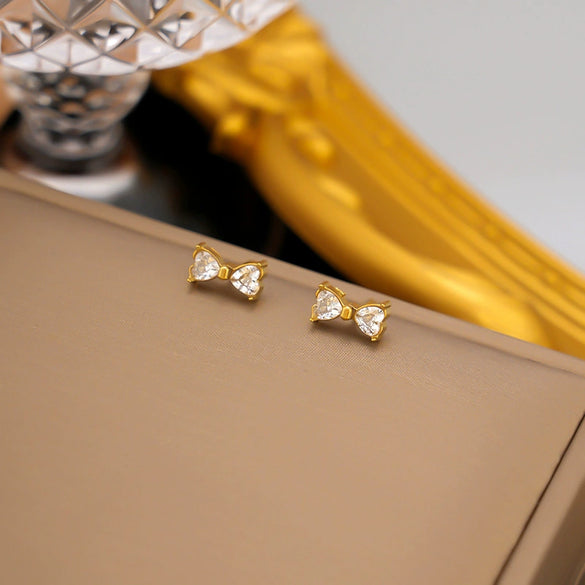 Wholesale Women's Light Luxury Geometric Mini Butterfly Love Heart Bow Zircon Necklace With 18K Real Gold Plating And Flash O Chain