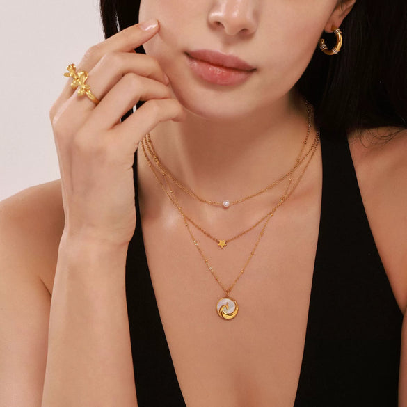 Wholesale Women's Light Luxury Geometric Pattern Ferris Wheel Embossed Phoenix Stainless Steel Goldplated White Sea Shell Round Pendant Clavicle Necklace
