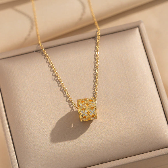 Wholesale Women's Light Luxury Geometric Rhombus Pattern Gold Plated Copper Zircon Inlaid Clavicle Necklace