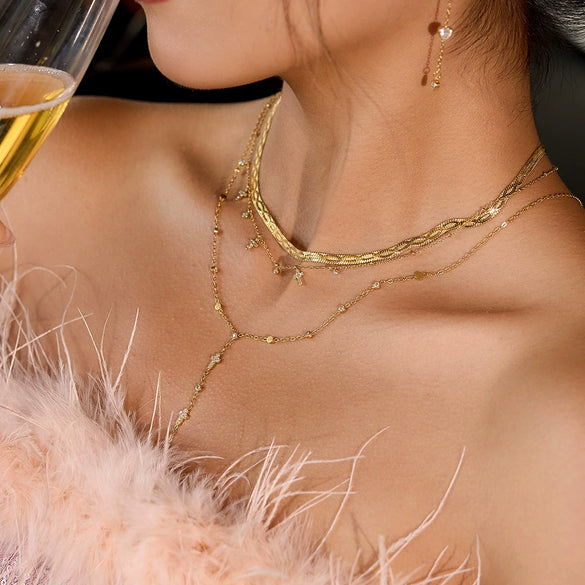 Wholesale Women's Light Luxury Geometric Stainless Steel Blade Chain Necklace With Electroplating