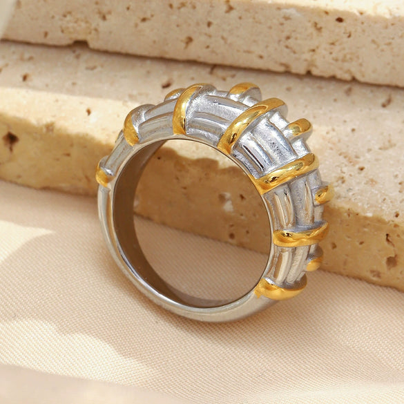 Wholesale Women's Light Luxury Geometric Stainless Steel Electroplated Cross Ring Hand Jewelry