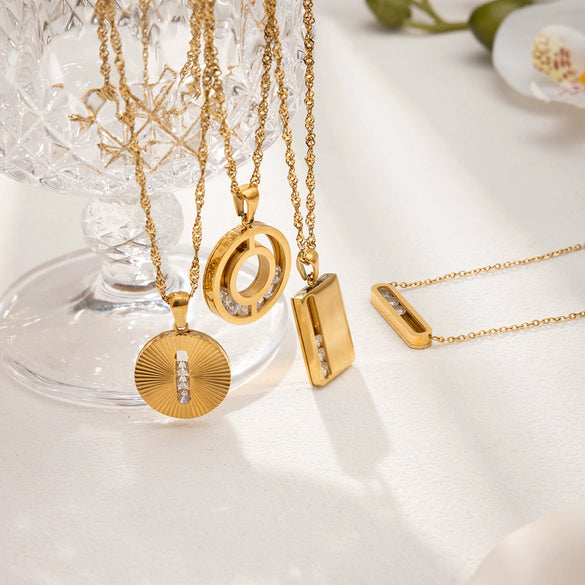 Wholesale Women's Light Luxury Geometric Stainless Steel Electroplated Pendant Necklace