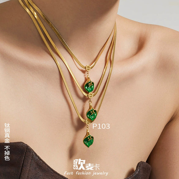 Wholesale Women's Light Luxury Geometric Stainless Steel Electroplated Snake Bone Chain Necklace With Green Leaf Pendant