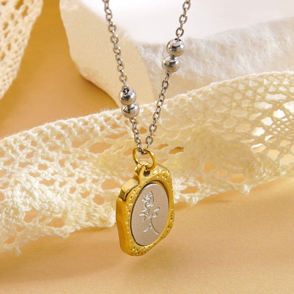 Wholesale Women's Light Luxury Geometric Stainless Steel Flower Oshaped Chain Pendant Necklace With Electroplating Design