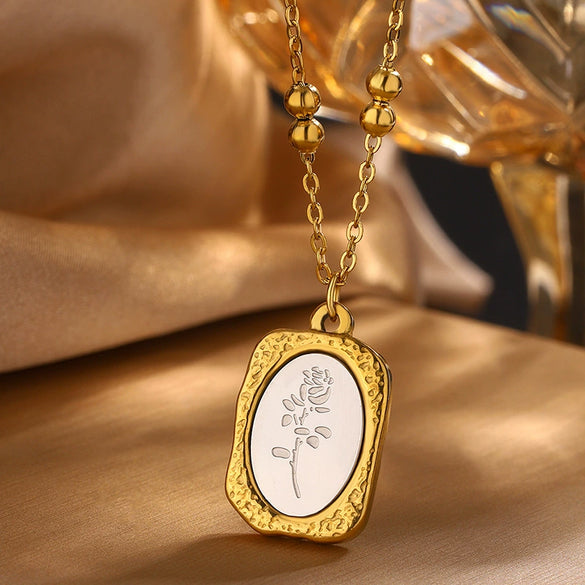 Wholesale Women's Light Luxury Geometric Stainless Steel Flower Oshaped Chain Pendant Necklace With Electroplating Design