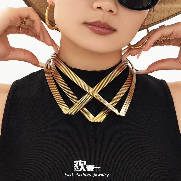 Wholesale Women's Light Luxury Geometric Stainless Steel Necklace With 18K Gold Electroplating