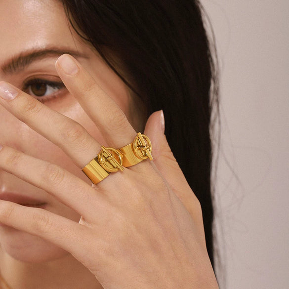 Wholesale Women's Light Luxury Geometric Stainless Steel Open Wide Face Buckle Ring With 18K Gold Plated Electroplating