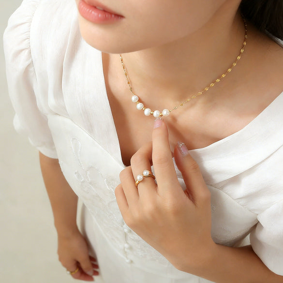 Wholesale Women's Light Luxury Geometric Stainless Steel Pearl Pendant Necklace With Electroplating And Paperclip Chain