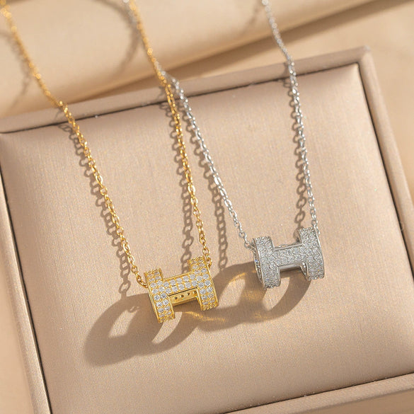 Wholesale Women's Light Luxury Gold Plated Copper And Zircon O Word Chain Necklace With Letter Number Text Shape Pendant