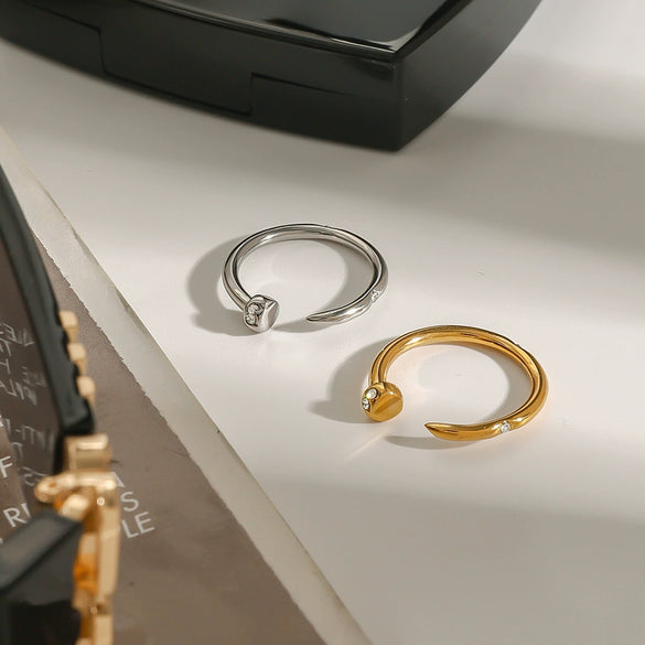 Wholesale Women's Light Luxury High End Titanium Steel Ring With Geometric Design And Electroplating Treatment