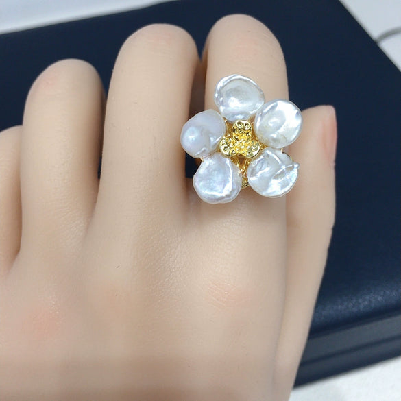 Wholesale Women's Light Luxury Highend Copper Freshwater Pearl Ring With Specialshaped Baroque And Round Design