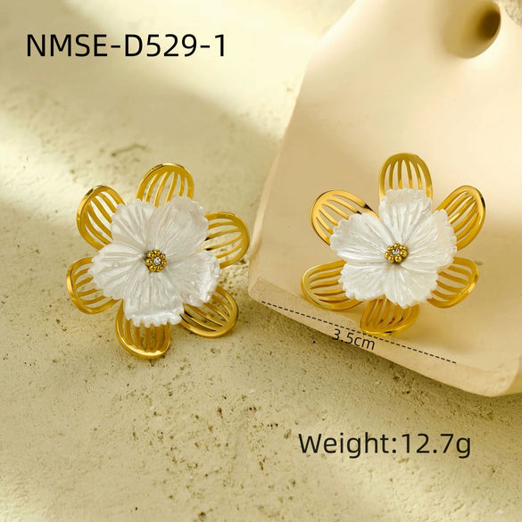 Wholesale Women's Light Luxury Highend Stainless Steel And Titanium Steel Earrings With Geometric Flowers And Pearl Design Electroplated