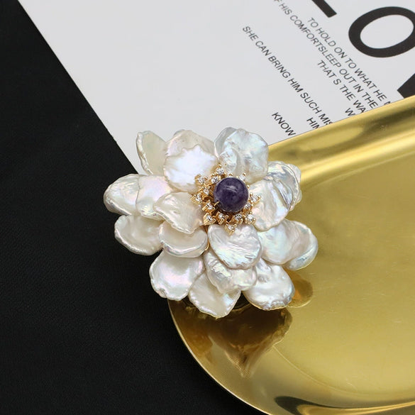 Wholesale Women's Light Luxury Natural Pearl Baroque Flower Handmade Electroplated Brooch