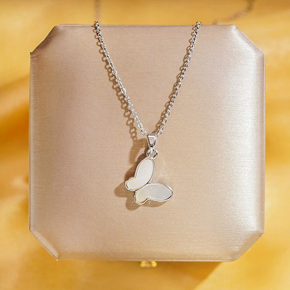 Wholesale Women's Light Luxury Natural Shell Butterfly Titanium Steel Clavicle Chain With Real Gold Electroplated Copper Pendant Animal Pattern