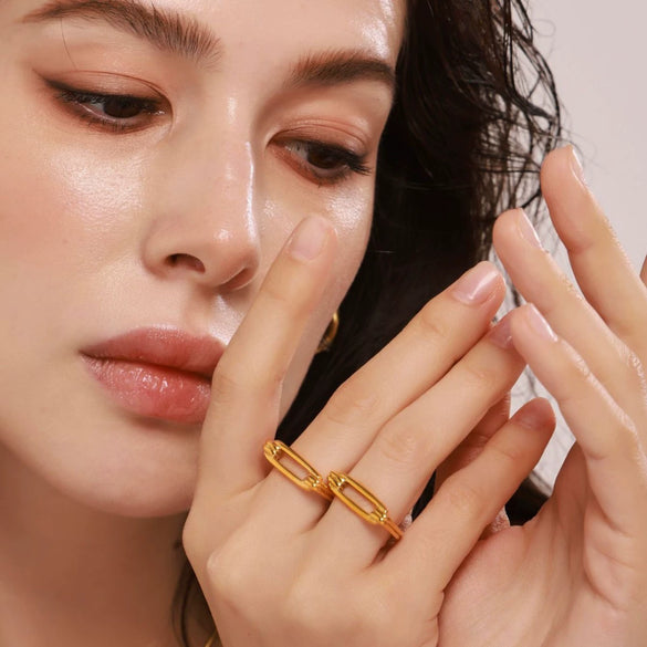 Wholesale Women's Light Luxury Rectangular Geometric Hollow Stainless Steel 18K Gold Pvd Plated Finger Ring