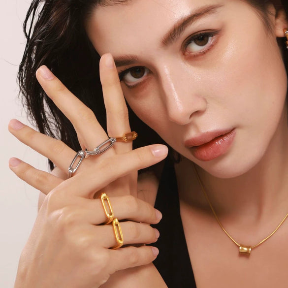 Wholesale Women's Light Luxury Rectangular Geometric Hollow Stainless Steel 18K Gold Pvd Plated Finger Ring