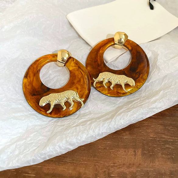 Wholesale Women's Light Luxury Resin Earrings With Geometric Heart Design And Electroplating