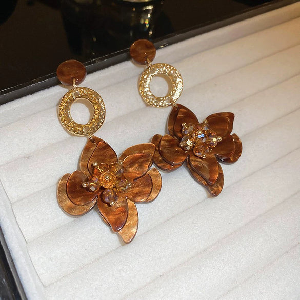 Wholesale Women's Light Luxury Resin Earrings With Geometric Heart Design And Electroplating