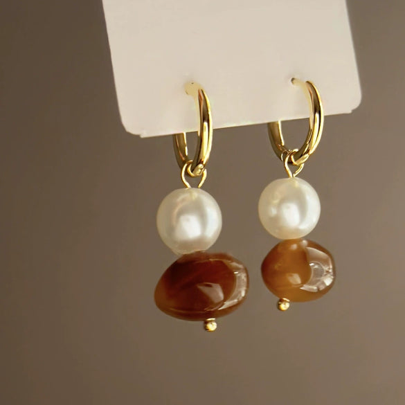Wholesale Women's Light Luxury Resin Earrings With Geometric Heart Design And Electroplating