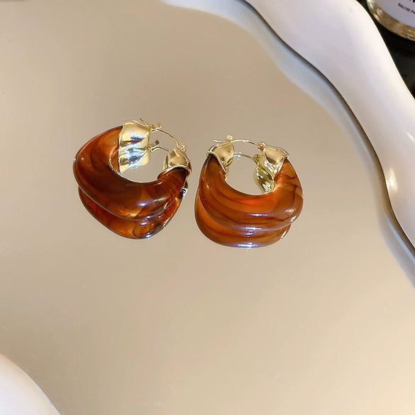 Wholesale Women's Light Luxury Resin Earrings With Geometric Heart Design And Electroplating