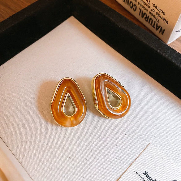 Wholesale Women's Light Luxury Resin Earrings With Geometric Heart Design And Electroplating