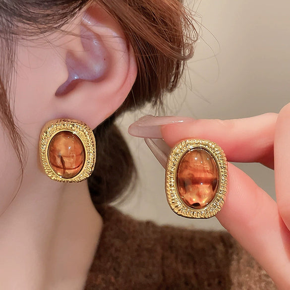 Wholesale Women's Light Luxury Resin Earrings With Geometric Heart Design And Electroplating
