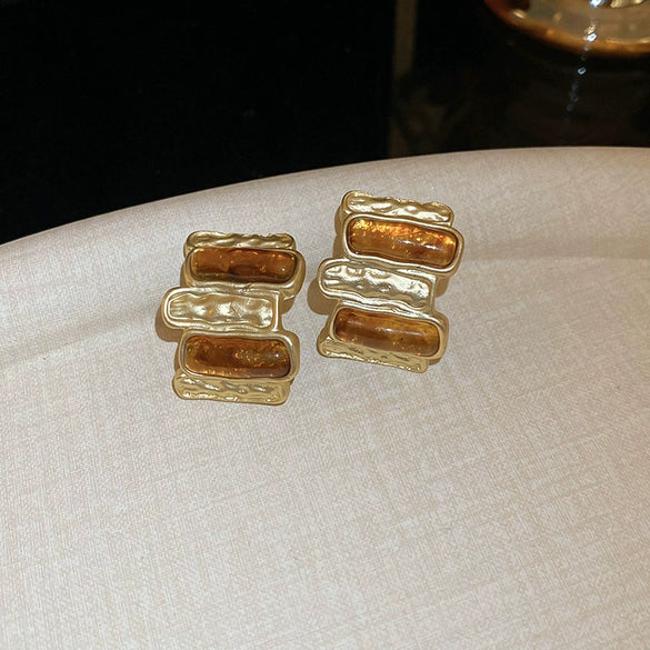 Wholesale Women's Light Luxury Resin Earrings With Geometric Heart Design And Electroplating