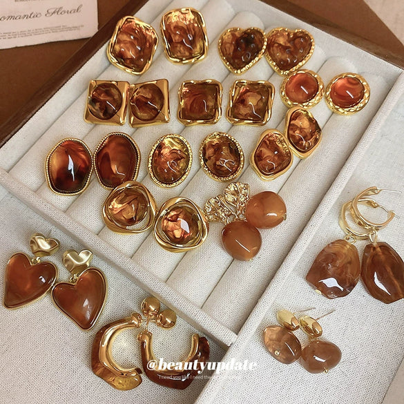Wholesale Women's Light Luxury Resin Earrings With Geometric Heart Design And Electroplating