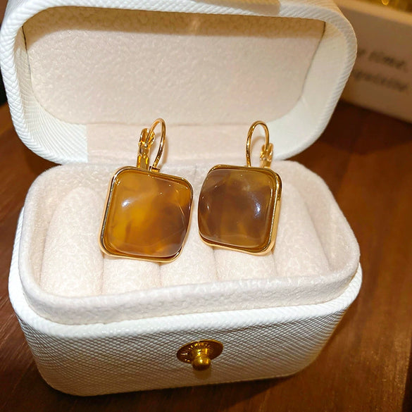 Wholesale Women's Light Luxury Resin Earrings With Geometric Heart Design And Electroplating