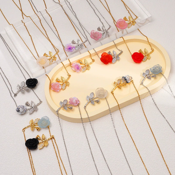 Wholesale Women's Light Luxury Rose Flower Pendant Necklace Copper Electroplating Mixed Gemstone Setting O Chain Jewelry