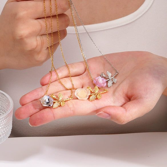 Wholesale Women's Light Luxury Rose Flower Pendant Necklace Copper Electroplating Mixed Gemstone Setting O Chain Jewelry