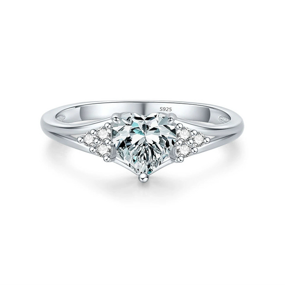 Wholesale Women's Light Luxury S925 Sterling Silver Heartshaped Zircon Inlaid Ring