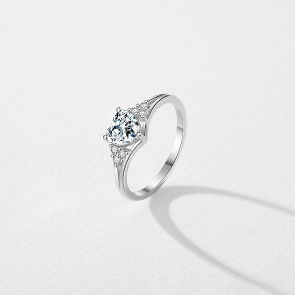 Wholesale Women's Light Luxury S925 Sterling Silver Heartshaped Zircon Inlaid Ring