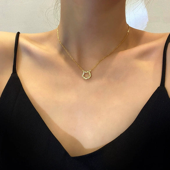 Wholesale Women's Light Luxury Simple Atmospheric Thumping Heart Ring Pendant Necklace With Geometric Pattern Made Of Stainless Steel And O Chain Electroplated
