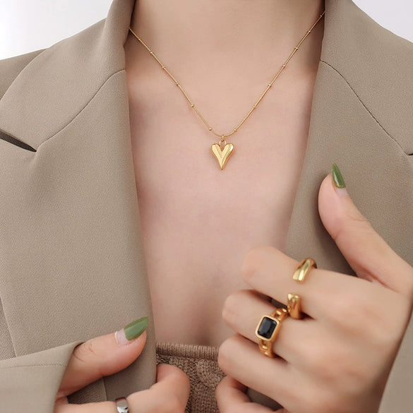 Wholesale Women's Light Luxury Simple Love Necklace 316L Stainless Steel 18K Gold Plated Geometric Design