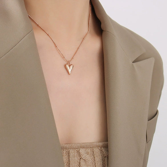 Wholesale Women's Light Luxury Simple Love Necklace 316L Stainless Steel 18K Gold Plated Geometric Design