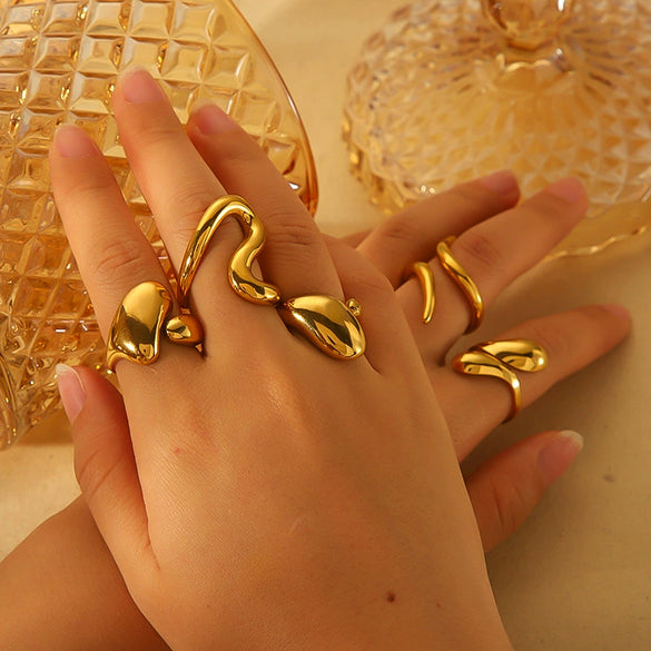 Wholesale Women's Light Luxury Snakeshaped Titanium Steel Geometric Ring With Electroplating