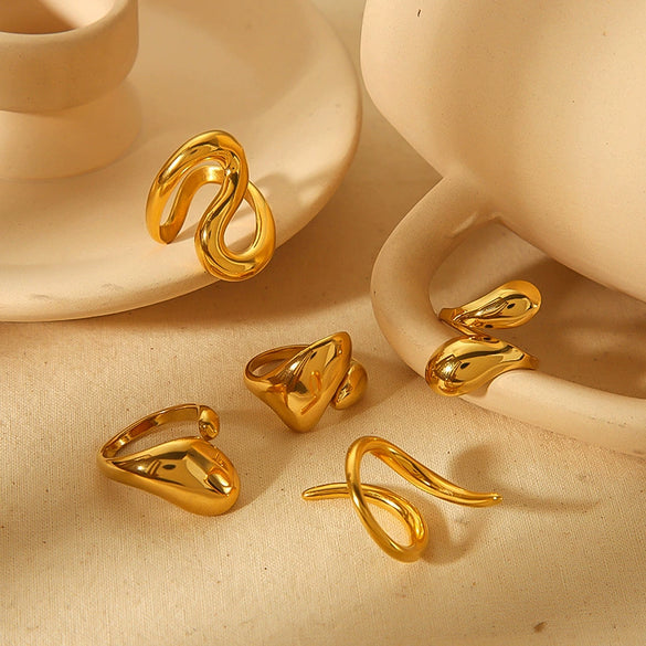 Wholesale Women's Light Luxury Snakeshaped Titanium Steel Geometric Ring With Electroplating